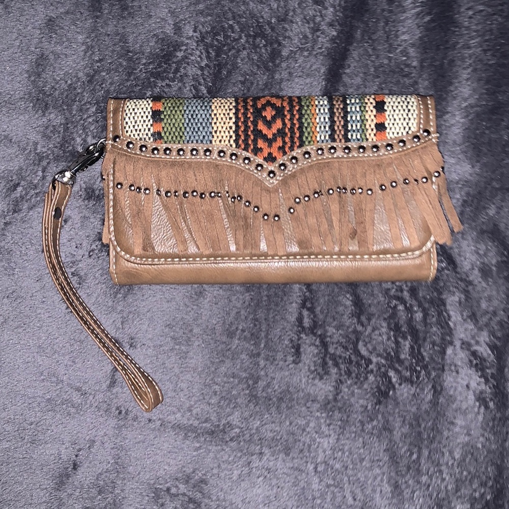 Wristlet wallet